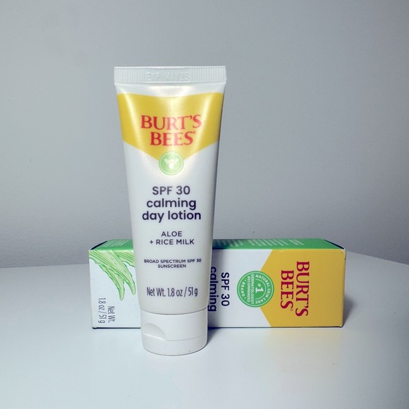 Burt’s Bees day lotion - Picture 2 of 2